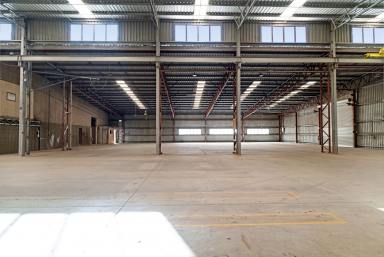 Industrial/Warehouse For Lease - QLD - Wilsonton - 4350 - Impressive Industrial Facility with 3.2 Tonne Crane  (Image 2)