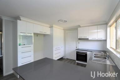 House Leased - NSW - Inverell - 2360 - Beautifully Renovated Home in Popular Street  (Image 2)