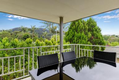 House For Sale - NSW - Coffs Harbour - 2450 - NEW PRICE / large home in perfect location.  (Image 2)