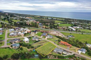 Residential Block For Sale - VIC - Lakes Entrance - 3909 - Stunning Land Holding at Sea-Lakes Close  (Image 2)