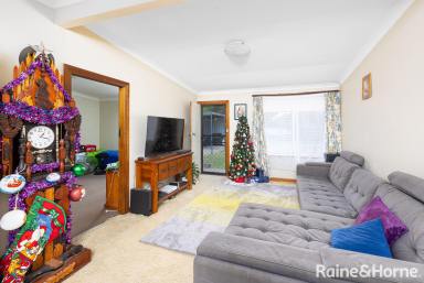 House For Sale - NSW - Wagga Wagga - 2650 - A smart choice in Central  (Image 2)