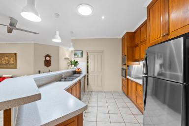 House Sold - QLD - Whitfield - 4870 - SITUATION CHANGED | UPPER WHITFIELD | LARGE EXECUTIVE RESIDENCE  (Image 2)