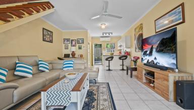 Townhouse Sold - QLD - Yorkeys Knob - 4878 - WALKING DISTANCE TO THE BEACH | NEAT AS A PIN | TWO BEDROOM TOWNHOUSE  (Image 2)