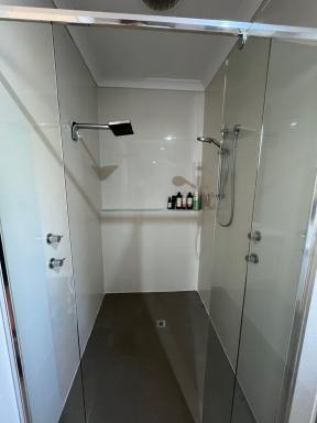 House Leased - WA - Victoria Park - 6100 - FULLY FURNISHED Large house - short term rental from 19 April  (Image 2)