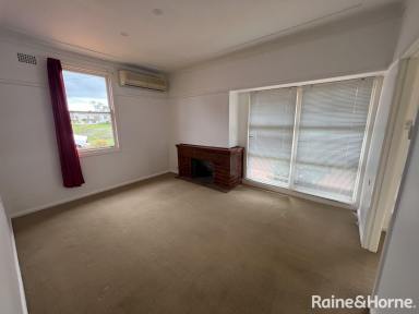 Duplex/Semi-detached For Lease - NSW - Bomaderry - 2541 - Convenient & Comfortable Living in Bomaderry  (Image 2)