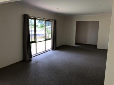 House Leased - VIC - Bairnsdale - 3875 - Beauty on Balfours  (Image 2)