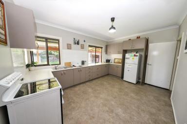 House For Sale - NSW - Adelong - 2729 - Family Home  (Image 2)