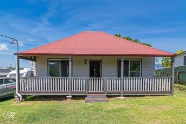 House For Sale - NSW - Stroud Road - 2415 - A Classic Style Cottage with a Modern Makeover!  (Image 2)