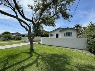 Unit Leased - NSW - Old Bar - 2430 - CHARMING COTTAGE CLOSE TO THE BEACH  (Image 2)
