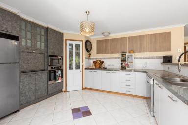 House For Sale - VIC - Strathfieldsaye - 3551 - Tranquil Family Oasis in Strathfieldsaye  (Image 2)