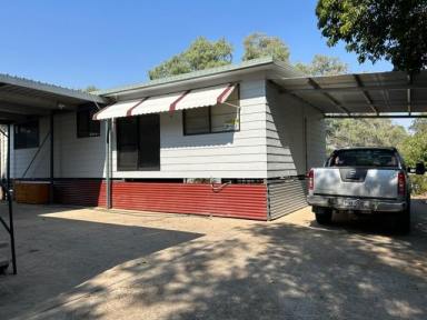 House For Lease - NSW - Moree - 2400 - Quiet Location, no yard maintenance  (Image 2)