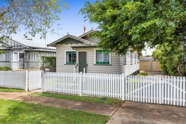 House Sold - QLD - Newtown - 4350 - Pretty as a Picture with Size, Space and Location Location!  (Image 2)