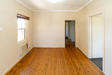 House Leased - NSW - Wagga Wagga - 2650 - QUIET THREE BEDROOM HOME!  (Image 2)