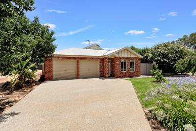 House Sold - NSW - Wentworth - 2648 - Your Dream Home by the Darling River  (Image 2)