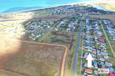 House For Sale - VIC - Seaspray - 3851 - CHEAPEST PROPERTY IN SEASPRAY  (Image 2)