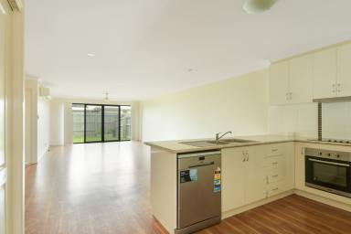 Unit Leased - QLD - Harristown - 4350 - Modern Home in Harristown  (Image 2)