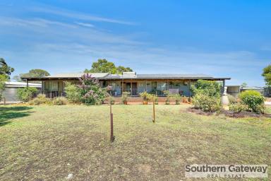 House Sold - WA - Hopeland - 6125 - SOLD BY AARON BAZELEY - SOUTHERN GATEWAY REAL ESTATE  (Image 2)