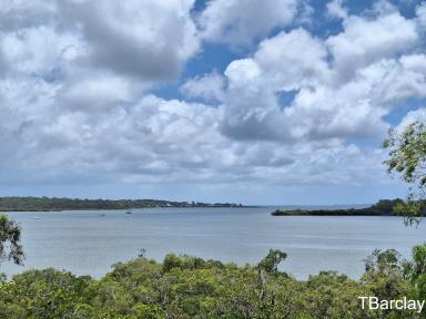 House For Sale - QLD - Macleay Island - 4184 - Waterfront home  (Image 2)