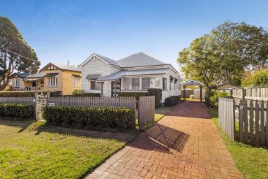 House Leased - QLD - South Toowoomba - 4350 - Beautiful Queenslander Home  (Image 2)