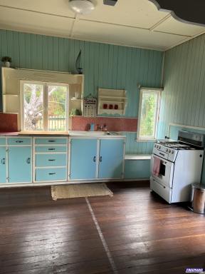 House Leased - QLD - Kingaroy - 4610 - Furnished Timber Home  (Image 2)