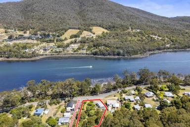 House For Sale - TAS - Eaglehawk Neck - 7179 - Unleash Your Imagination with this little sweetie, enjoy its Seaside Charm and Renovation Potential!  (Image 2)