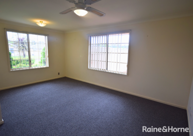 House Leased - NSW - Worrigee - 2540 - Spacious Family Home with Pool (Image 2)