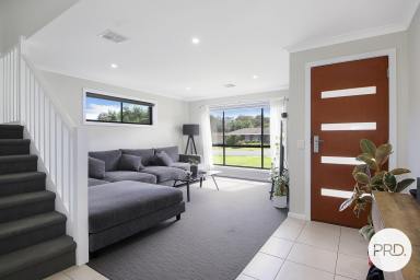 House For Sale - NSW - Thurgoona - 2640 - BEAUTIFULLY PRESENTED IN QUALITY LOCATION  (Image 2)