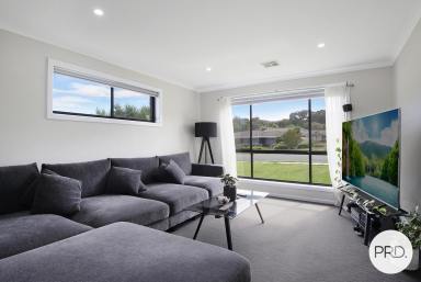 House For Sale - NSW - Thurgoona - 2640 - BEAUTIFULLY PRESENTED IN QUALITY LOCATION  (Image 2)