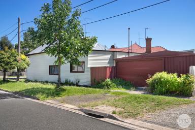 House For Sale - VIC - Ballarat East - 3350 - Potential Potential In Superb Location  (Image 2)