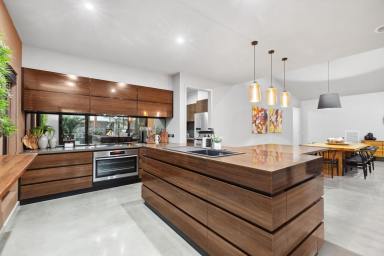 House For Sale - VIC - Strathfieldsaye - 3551 - Luxury Family Living  (Image 2)