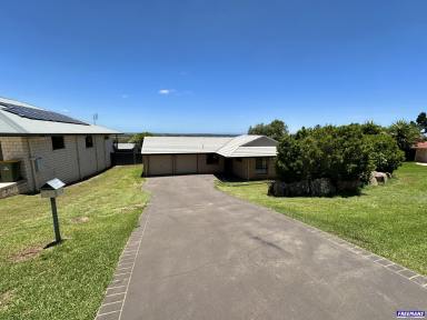 House Leased - QLD - Kingaroy - 4610 - Beautiful Executive Home  (Image 2)