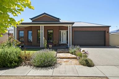 House Sold - VIC - Euroa - 3666 - Large Scale Family Domain Close to Town Centre  (Image 2)