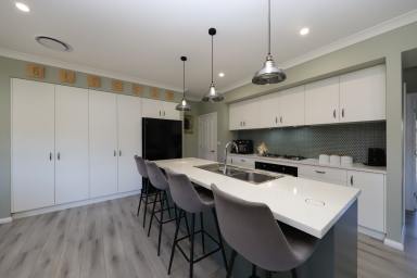 House For Sale - NSW - Batlow - 2730 - Batlow's Best!  (Image 2)