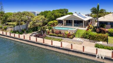 House For Sale - QLD - Kawana Island - 4575 - Waterfront Living is the BEST!  (Image 2)