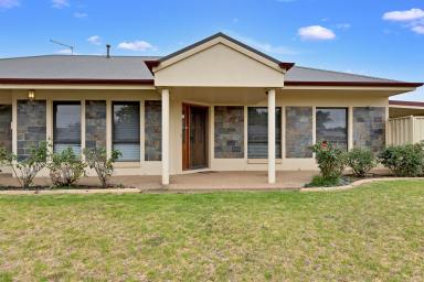 House Sold - VIC - Mildura - 3500 - Great Family Home Suiting all  (Image 2)