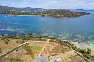 Residential Block For Sale - TAS - Nubeena - 7184 - Elevated vacant waterfront allotment an easy stroll to country seaside town conveniences  (Image 2)