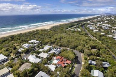 House Leased - QLD - Marcus Beach - 4573 - UNDER APPLICATION ! Large family home with pool 150m from the beach  (Image 2)