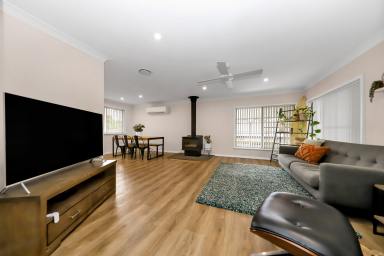 House Leased - NSW - Tumut - 2720 - Modern Home  (Image 2)