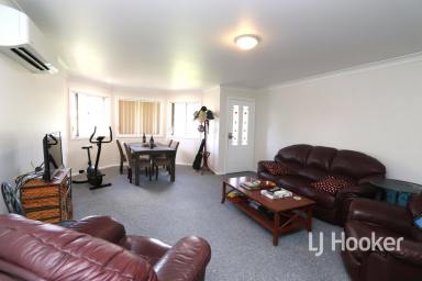 Duplex/Semi-detached For Sale - NSW - Inverell - 2360 - Well Presented Duplex  (Image 2)