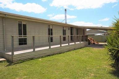 House Leased - VIC - Mansfield - 3722 - Convenient Family Living  (Image 2)