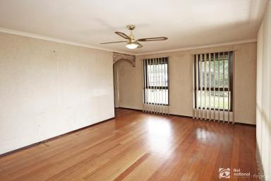 House Leased - VIC - Cranbourne - 3977 - CENTRAL LOCATION - BUNGALOW INCLUDED  (Image 2)