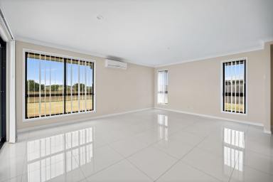 House Leased - QLD - Wyreema - 4352 - Modern, Country Living  (Image 2)
