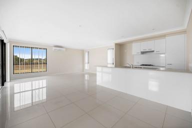House Leased - QLD - Wyreema - 4352 - Modern, Country Living  (Image 2)