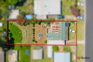 House For Sale - NSW - Batemans Bay - 2536 - Development potential Zoned R3......721m2 block  (Image 2)