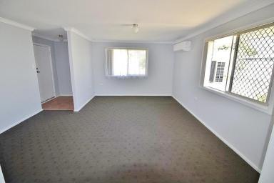House For Sale - WA - Wagin - 6315 - Neat and tidy 3x1 in great location.  (Image 2)