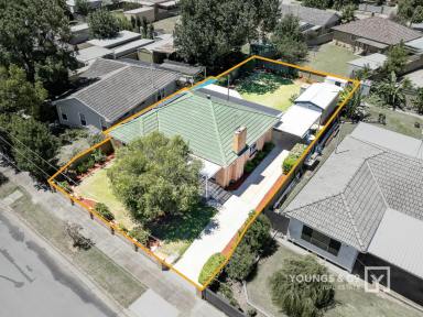 House For Sale - VIC - Shepparton - 3630 - COMFORTABLE & AFFORDABLE AND CLOSE TO GV HEALTH  (Image 2)