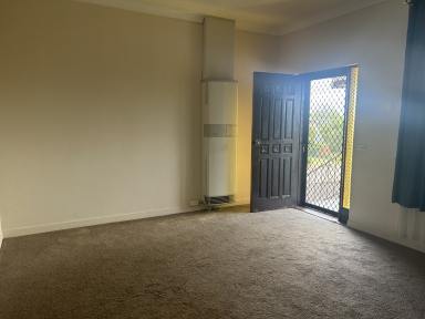 Townhouse Leased - NSW - East Albury - 2640 - 3 BEDROOM TOWNHOUSE CLOSE TO ALBURY CBD  (Image 2)