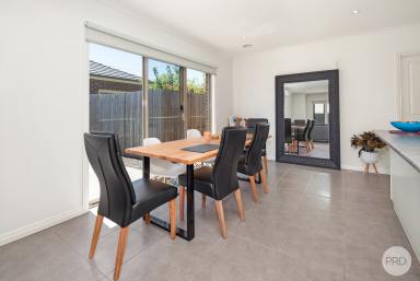 Unit Sold - VIC - Mount Clear - 3350 - Immaculate Townhouse In Sought After Mount Clear  (Image 2)