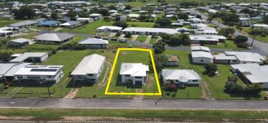 House For Sale - QLD - Ingham - 4850 - HIGHSET HOME ON LARGE BLOCK IN TOWN!  (Image 2)
