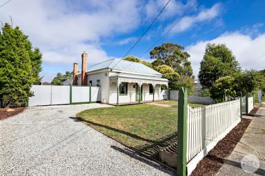 House For Sale - VIC - Sebastopol - 3356 - Renovated Period Home On Large 713m2 Block  (Image 2)